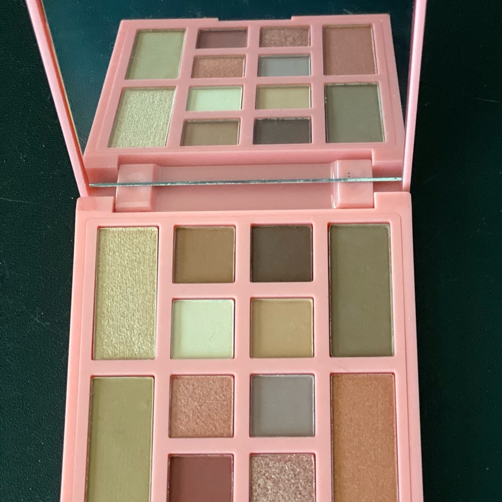Ciate Everyday Vacay Eyeshadow Palette